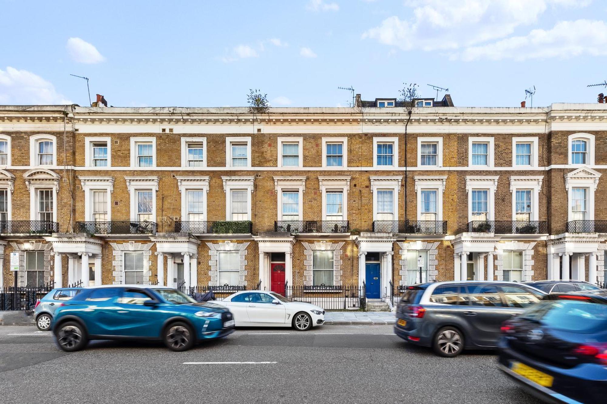 Newly Renovated Kensington 2 Bedroom Apartment With Balcony Near Harrods Sleeps 6, 2 Min Walk From Station London Bagian luar foto