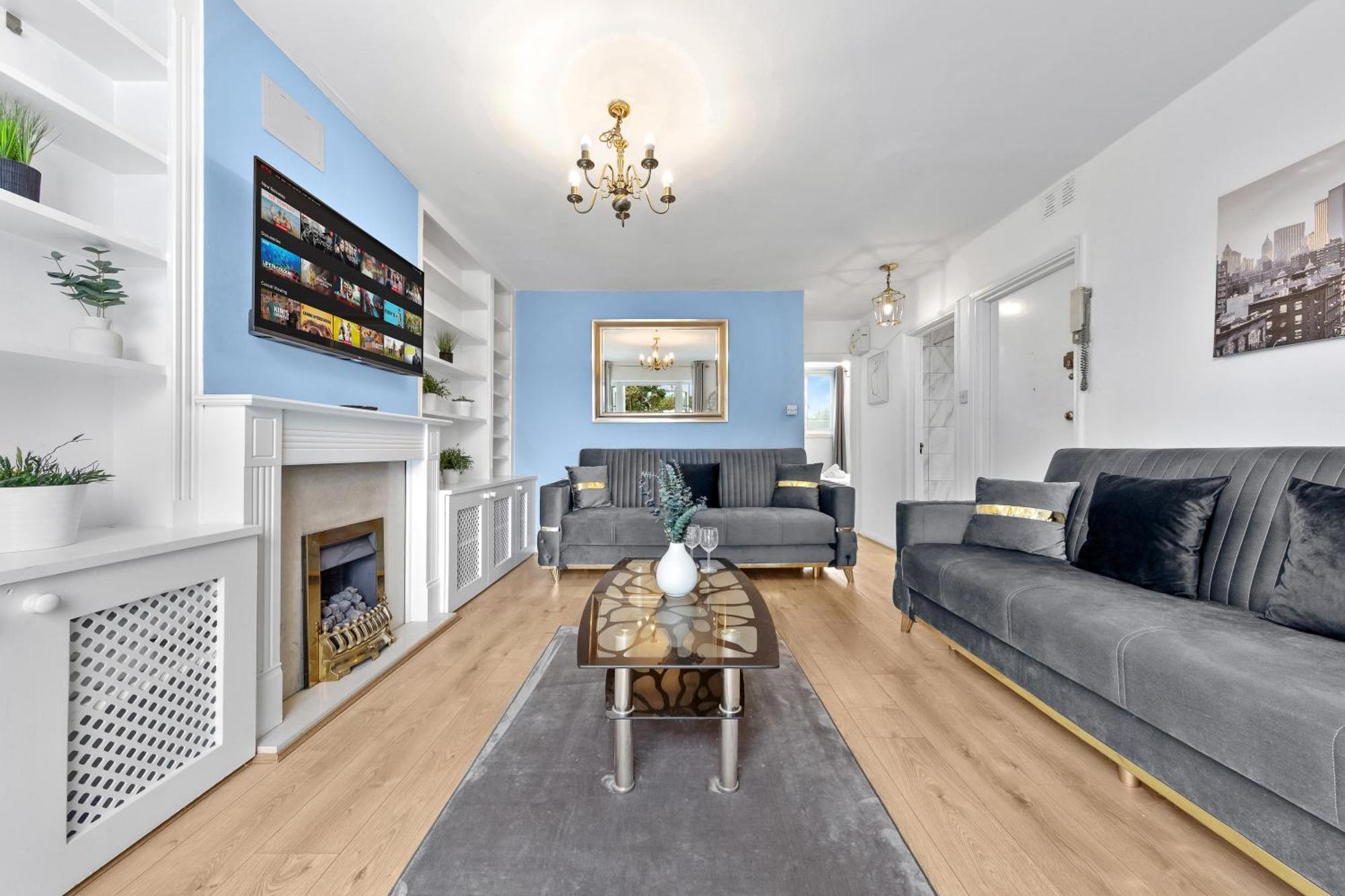 Newly Renovated Kensington 2 Bedroom Apartment With Balcony Near Harrods Sleeps 6, 2 Min Walk From Station London Bagian luar foto