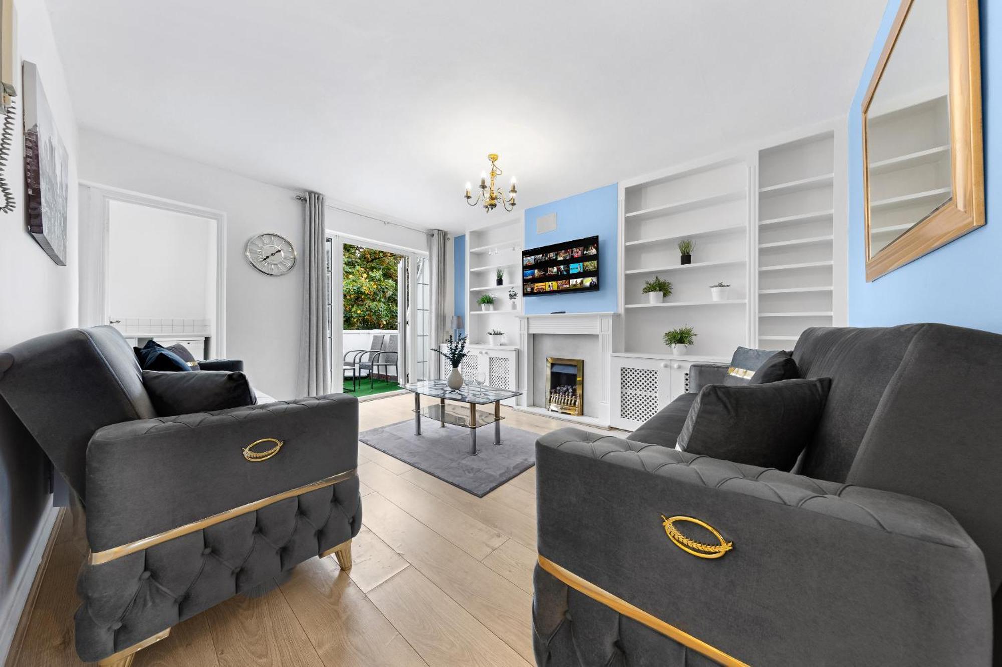 Newly Renovated Kensington 2 Bedroom Apartment With Balcony Near Harrods Sleeps 6, 2 Min Walk From Station London Bagian luar foto